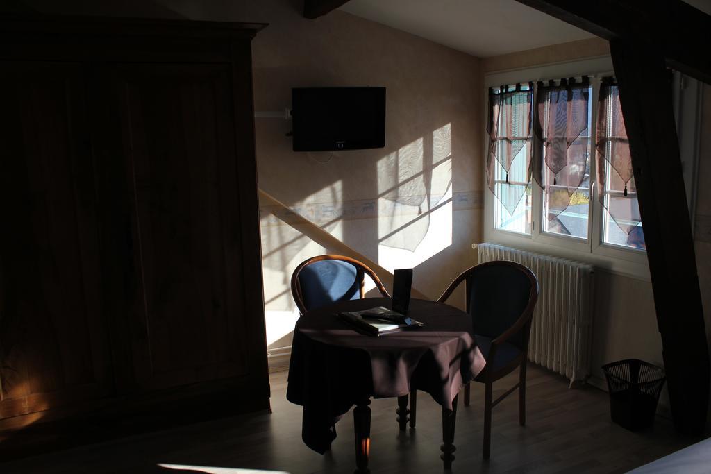 Logis Hotel Les Cimes Argeles-Gazost Bagian luar foto