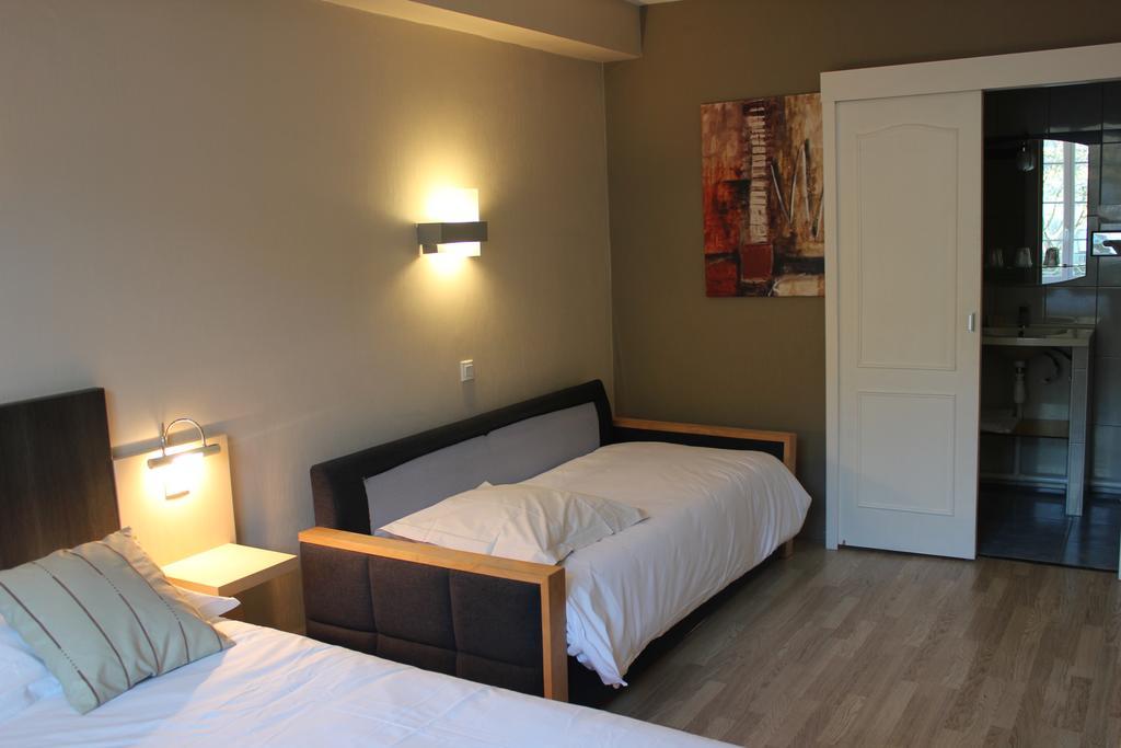 Logis Hotel Les Cimes Argeles-Gazost Ruang foto