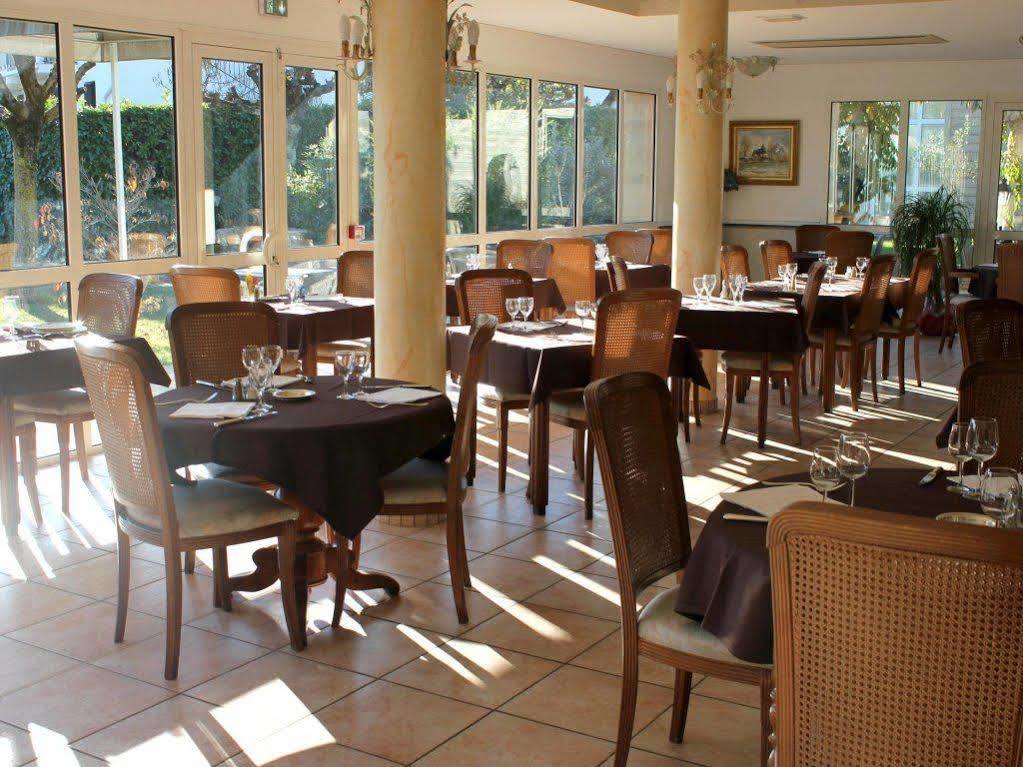 Logis Hotel Les Cimes Argeles-Gazost Bagian luar foto