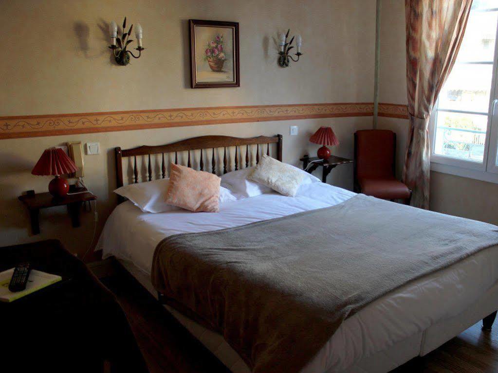 Logis Hotel Les Cimes Argeles-Gazost Bagian luar foto