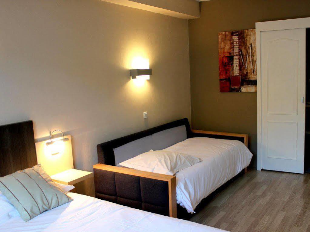 Logis Hotel Les Cimes Argeles-Gazost Bagian luar foto